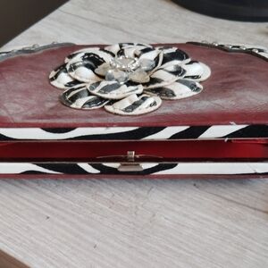 Elegant Red and Black Clutch with Floral Accent Bill Fold